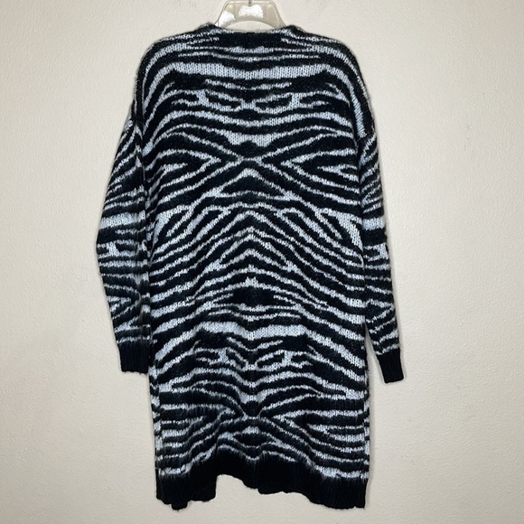 Black Tape Zebra Long Sleeve Open Long Cardigan Size Large New - Picture 7 of 8